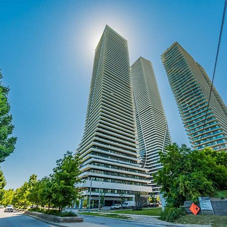 Condo In Parklawn & Lake Shore With Free Parking Close To Airport โตรอนโต ภายนอก รูปภาพ