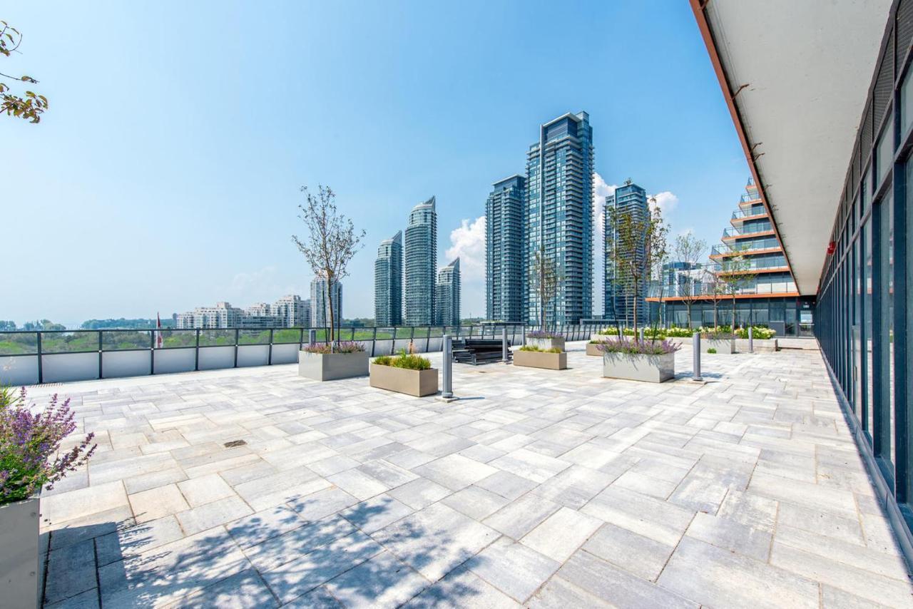Condo In Parklawn & Lake Shore With Free Parking Close To Airport โตรอนโต ภายนอก รูปภาพ