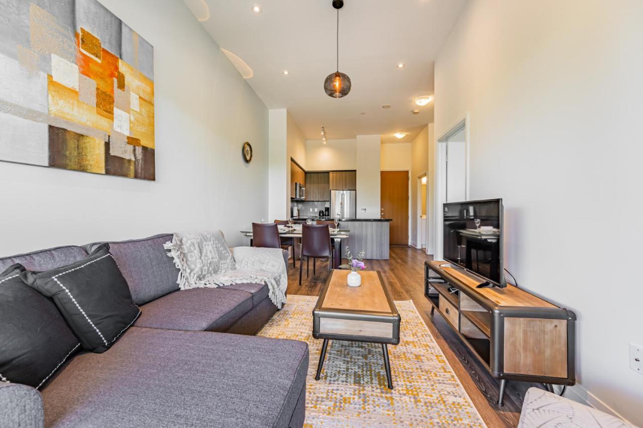 Condo In Parklawn & Lake Shore With Free Parking Close To Airport โตรอนโต ภายนอก รูปภาพ