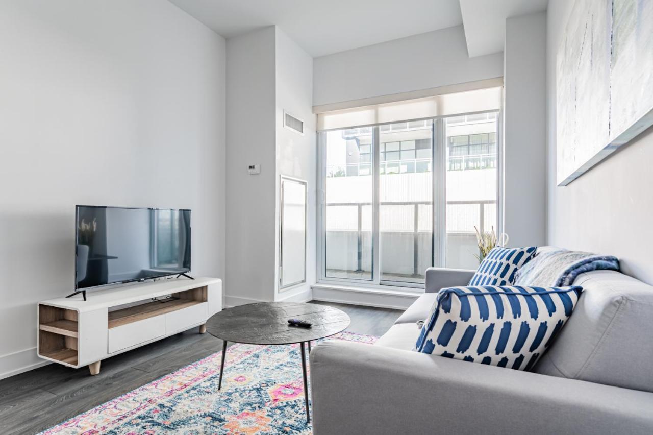 Condo In Parklawn & Lake Shore With Free Parking Close To Airport โตรอนโต ภายนอก รูปภาพ