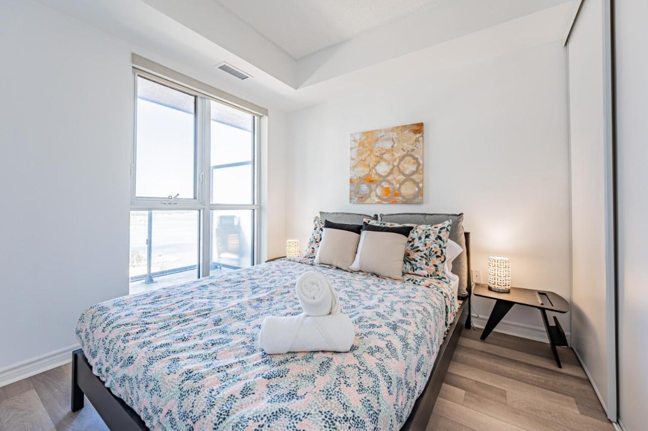Condo In Parklawn & Lake Shore With Free Parking Close To Airport โตรอนโต ภายนอก รูปภาพ
